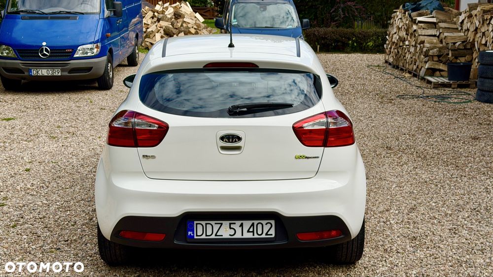 Kia Rio - 4