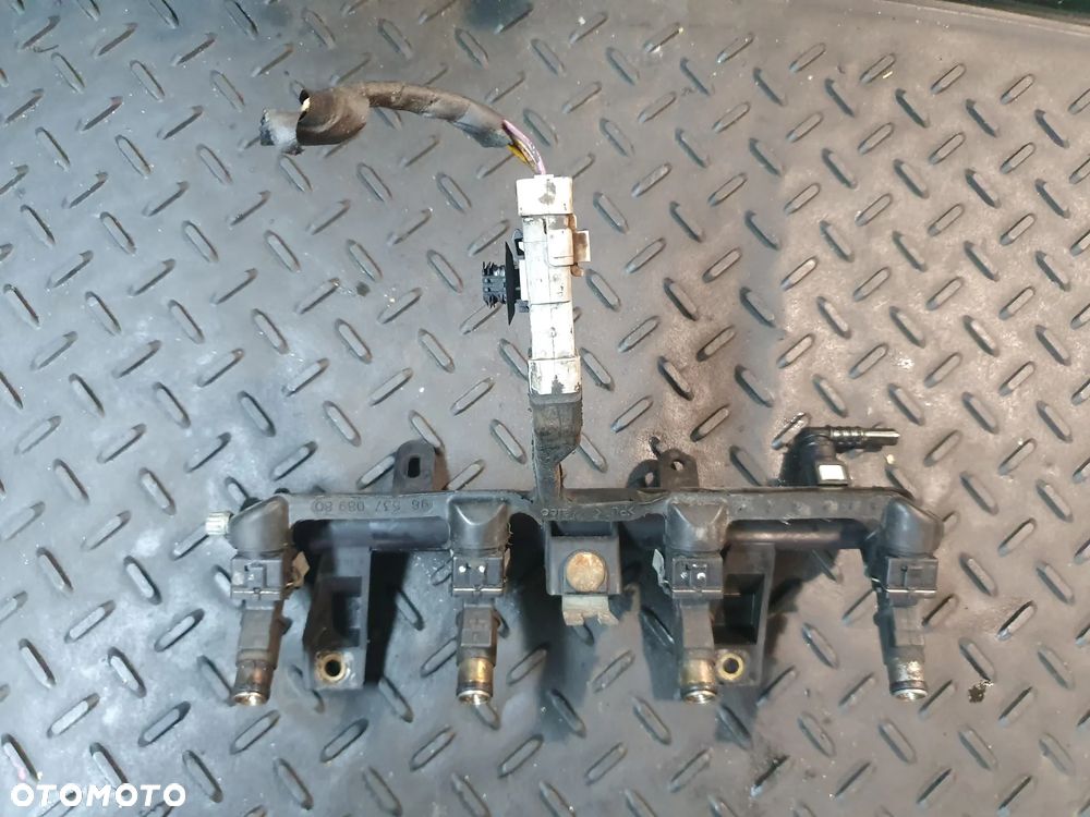 LISTWA WTRYSKOWA BENZYNA PEUGEOT PARTNER I 01F002A 1.4 8V POSIADAM 4 SZT - 3