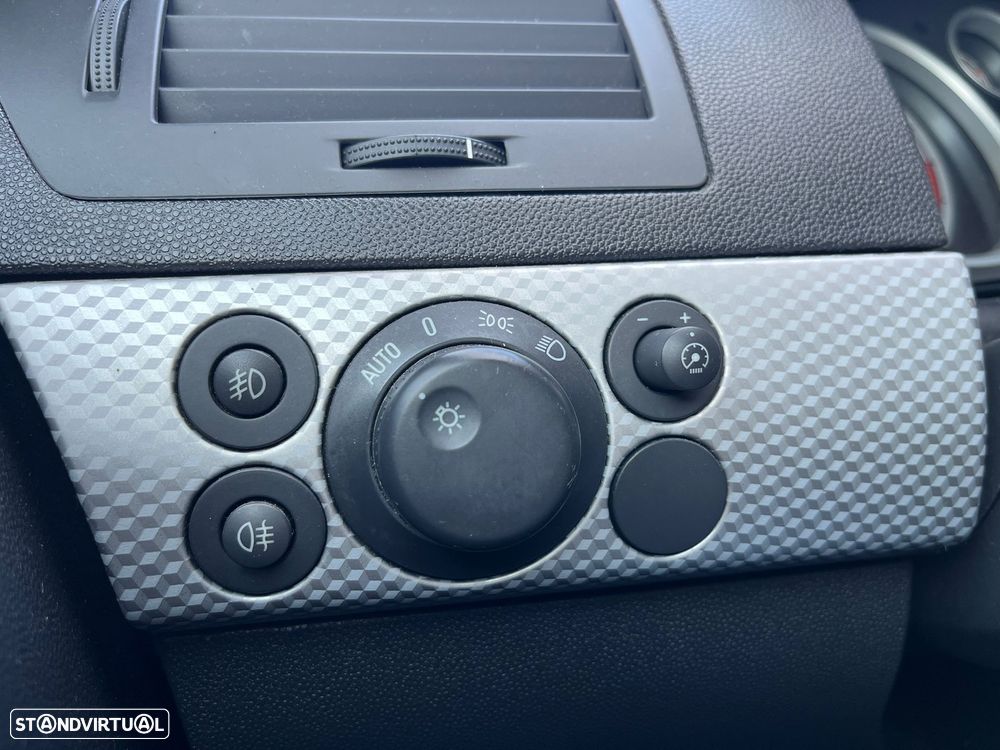 Opel Astra GTC Sport Van - 16