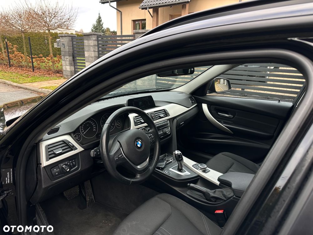 BMW Seria 3 318d - 15