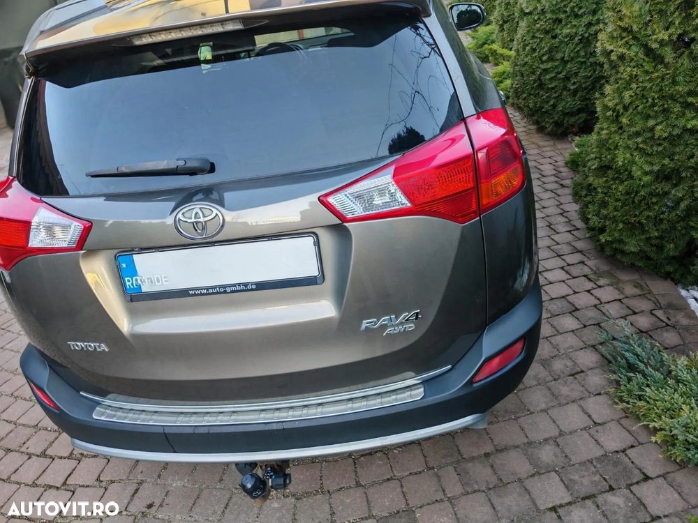 Toyota RAV4 2.2 D-4CAT 4WD Aut Luxury 18" - 2