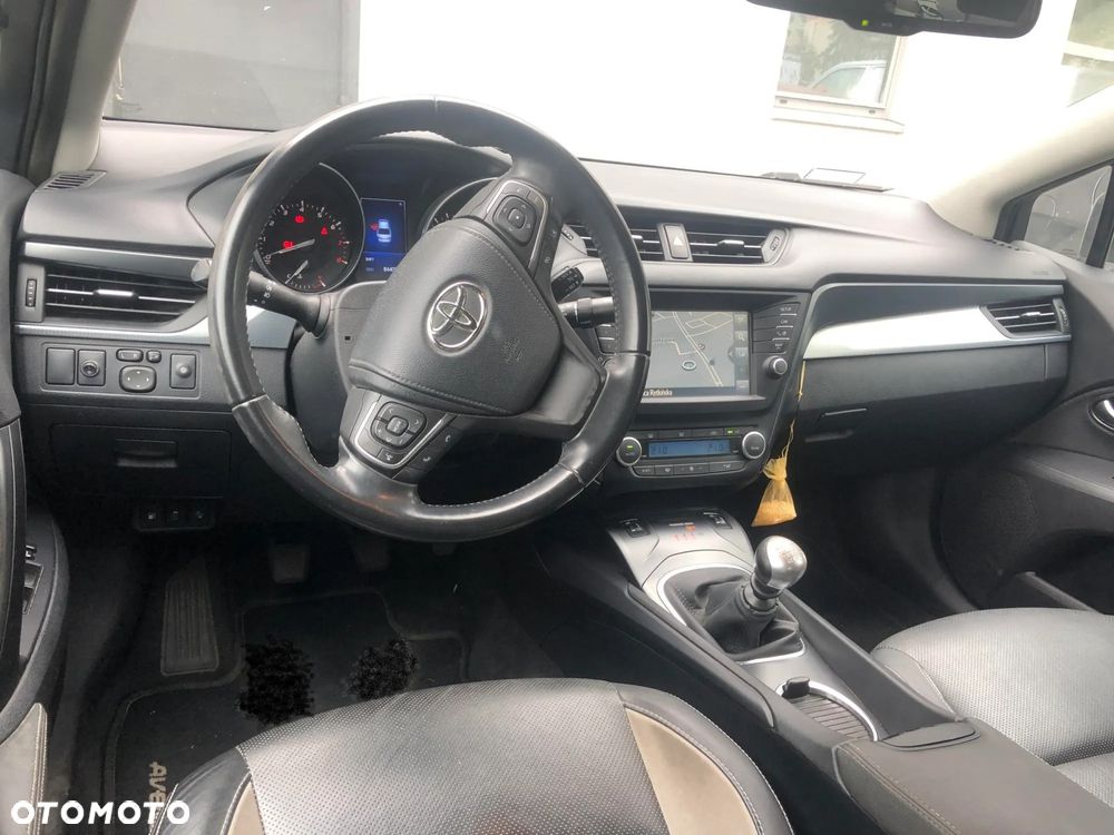 Toyota Avensis 1.8 Premium - 8