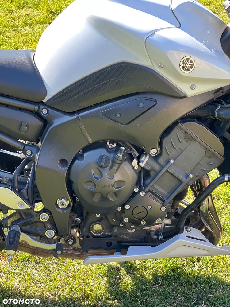 Yamaha FZ8 - 12