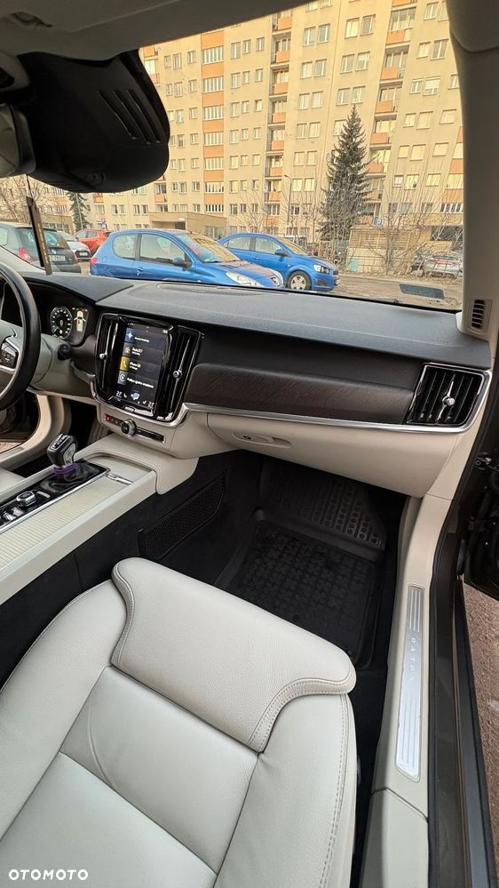 Volvo V90 D5 SCR AWD Momentum - 20