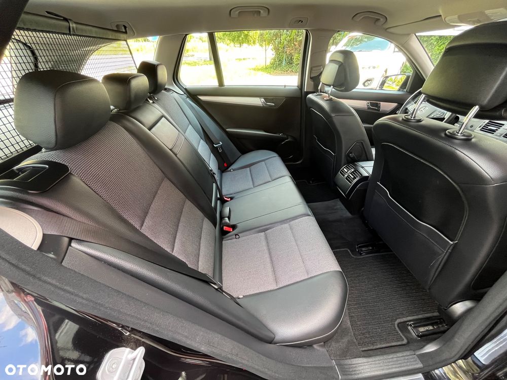 Mercedes-Benz Klasa C 180 Kompressor Automatik BlueEFFICIENCY Avantgarde - 31
