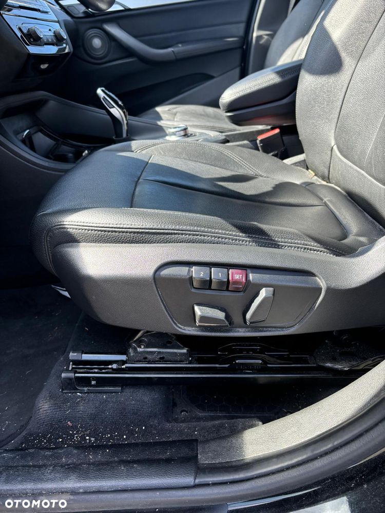 BMW X1 xDrive18d - 9