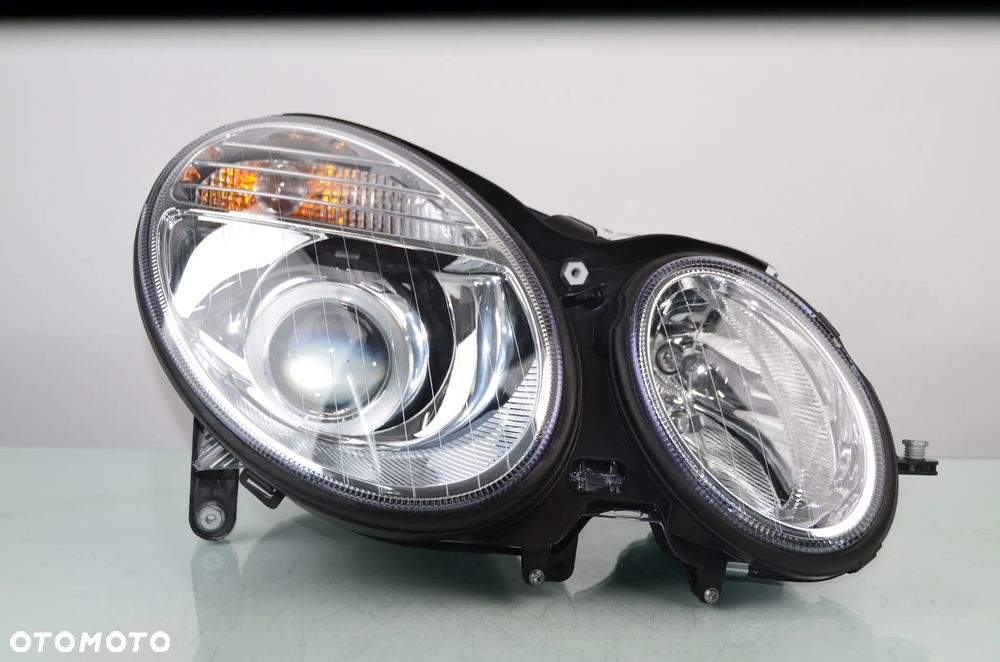 MERCEDES E-KLASSE W211 LIFT XENON SKRĘTNY A2118205261 PRAWA Przedni Oryginał - 3