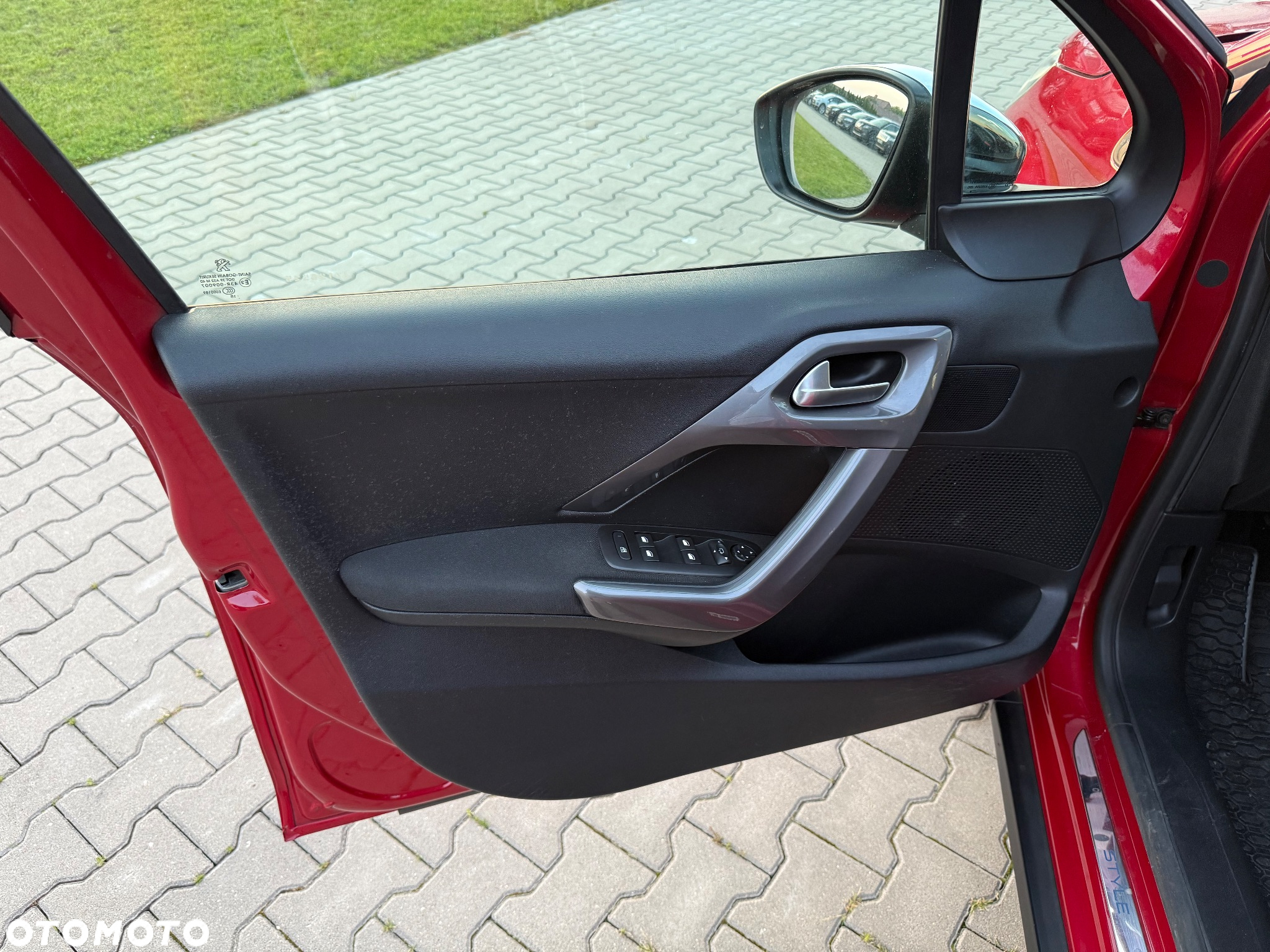 Peugeot 2008 1.2 Pure Tech Active S&S - 17