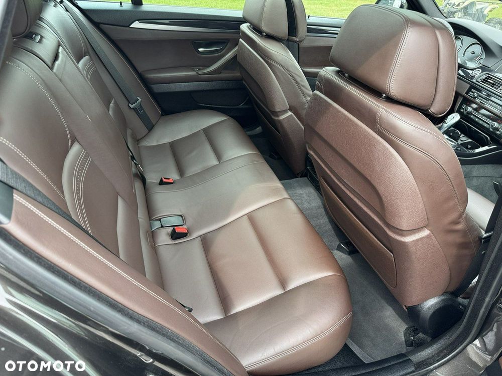 BMW Seria 5 520d Luxury Line sport - 29