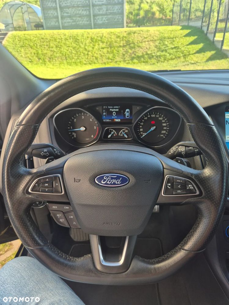 Ford Focus 1.5 EcoBlue Start-Stopp-System ST-LINE - 19