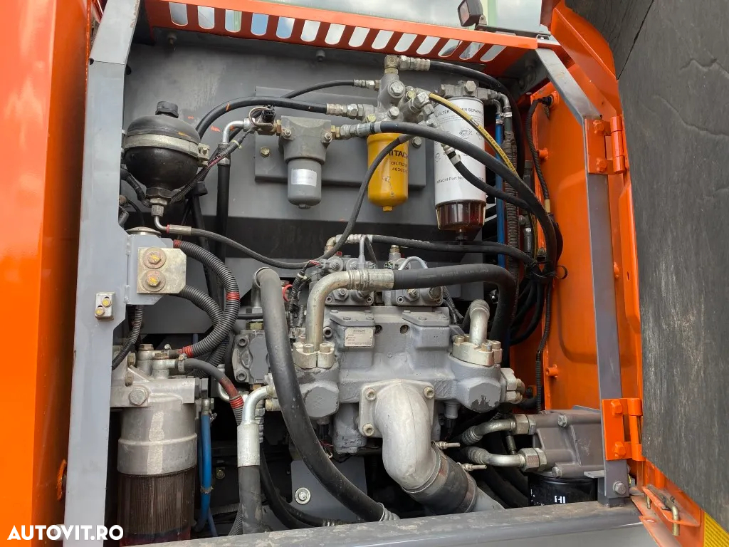 Hitachi ZX 140W-3 - 8