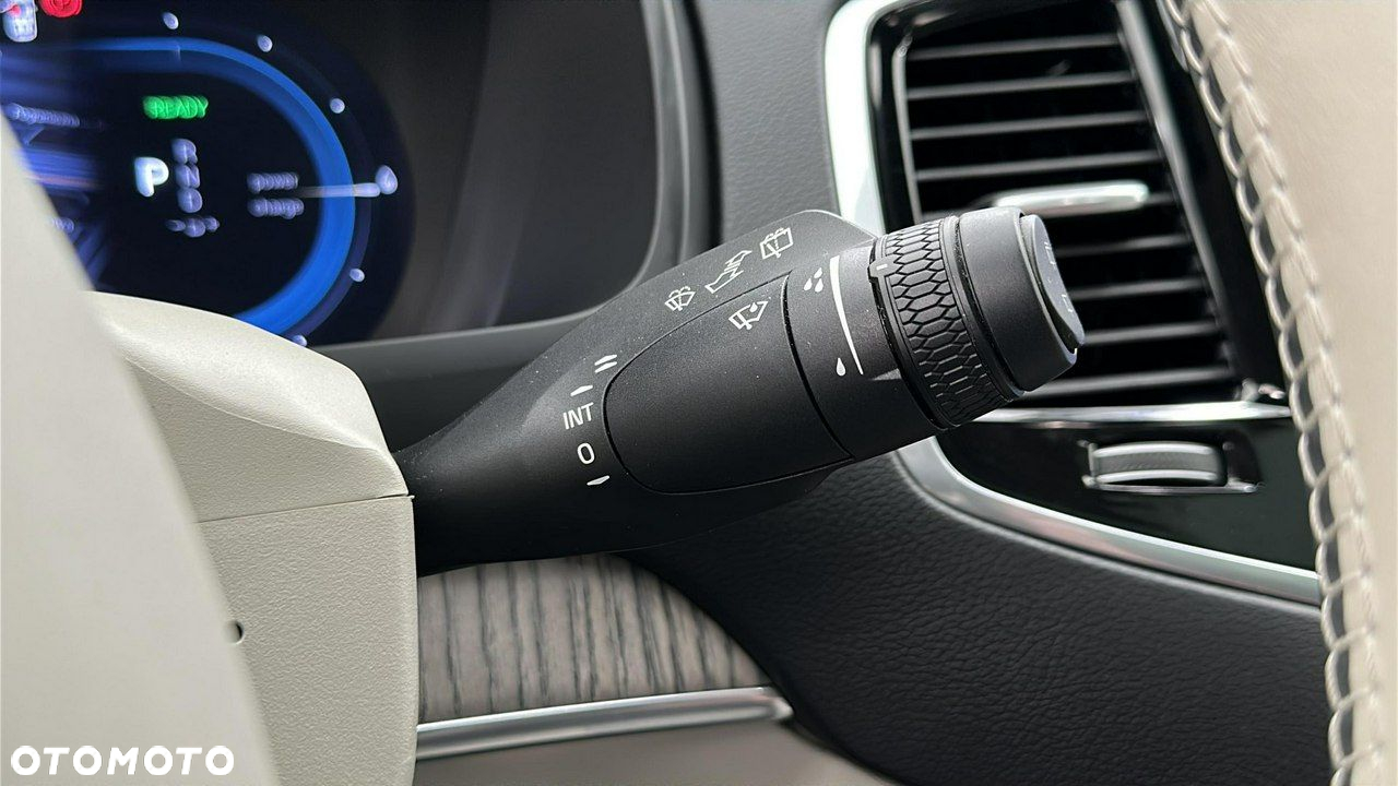 Volvo XC 90 T8 AWD Plug-In Hybrid Ultimate Dark 7os - 24