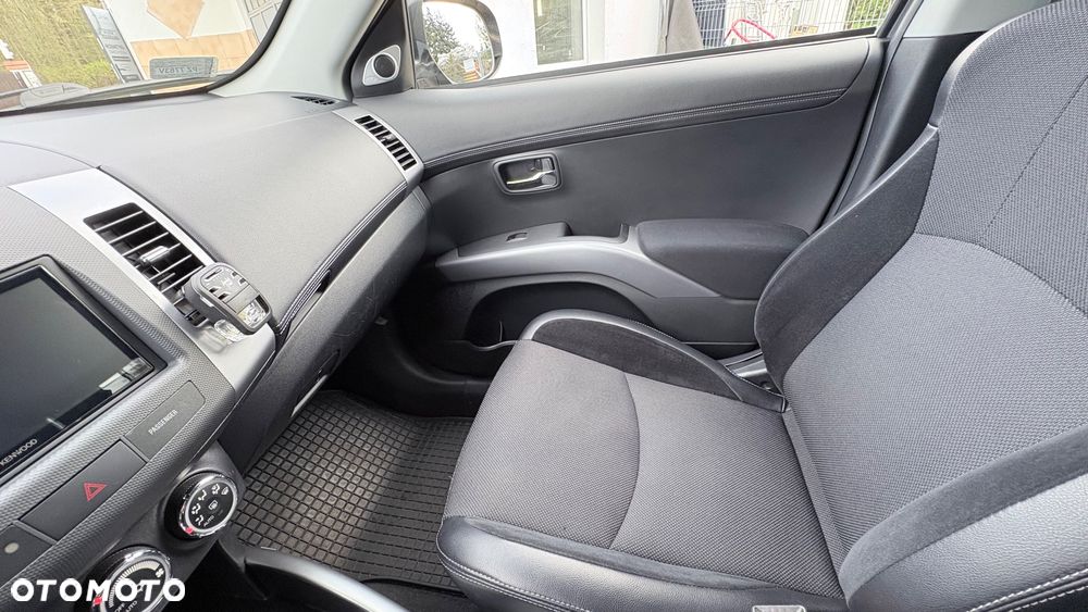 Mitsubishi Outlander 2.4 Intense + CVT - 11