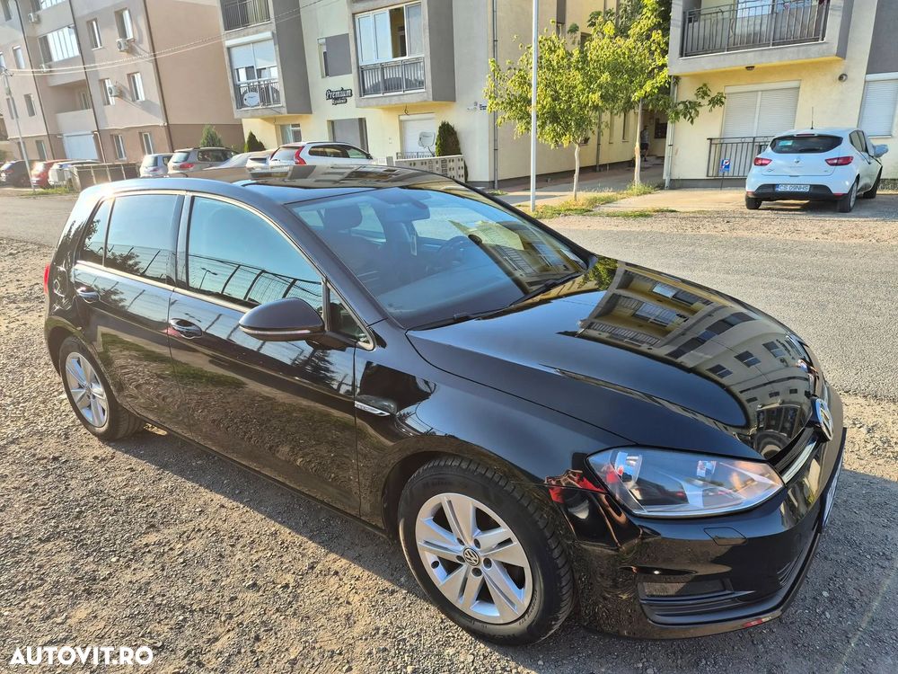 Volkswagen Golf - 2