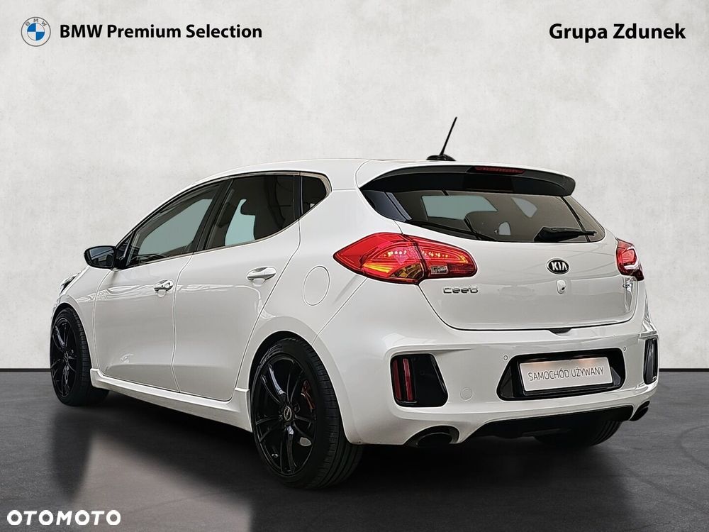 Kia Ceed - 8