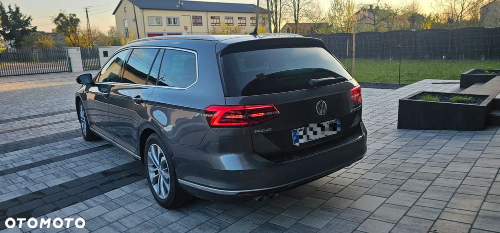 Volkswagen Passat Variant 2.0 TDI SCR 4Motion DSG Highline - 4