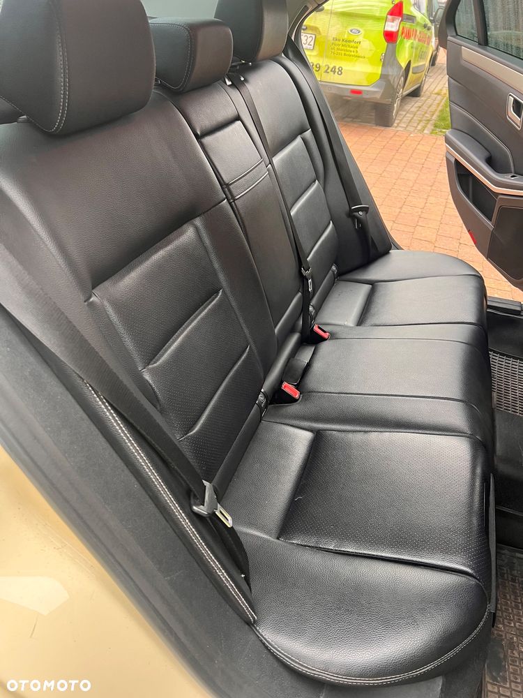 Mercedes-Benz Klasa E 200 BlueTEC 7G-TRONIC Elegance - 17
