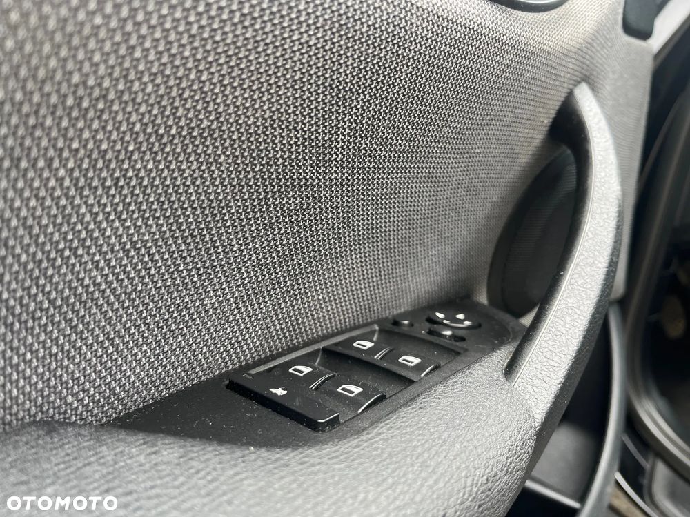 BMW X1 sDrive18d - 15