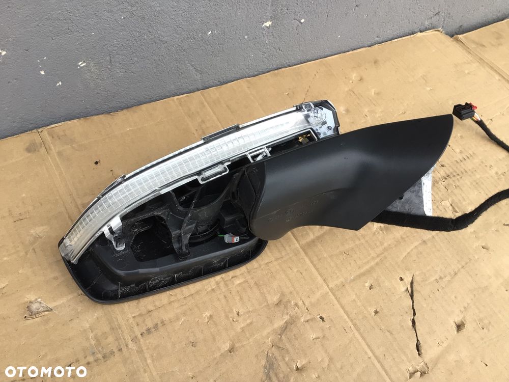 Lusterko prawe VW iD4 9 pinów - 6