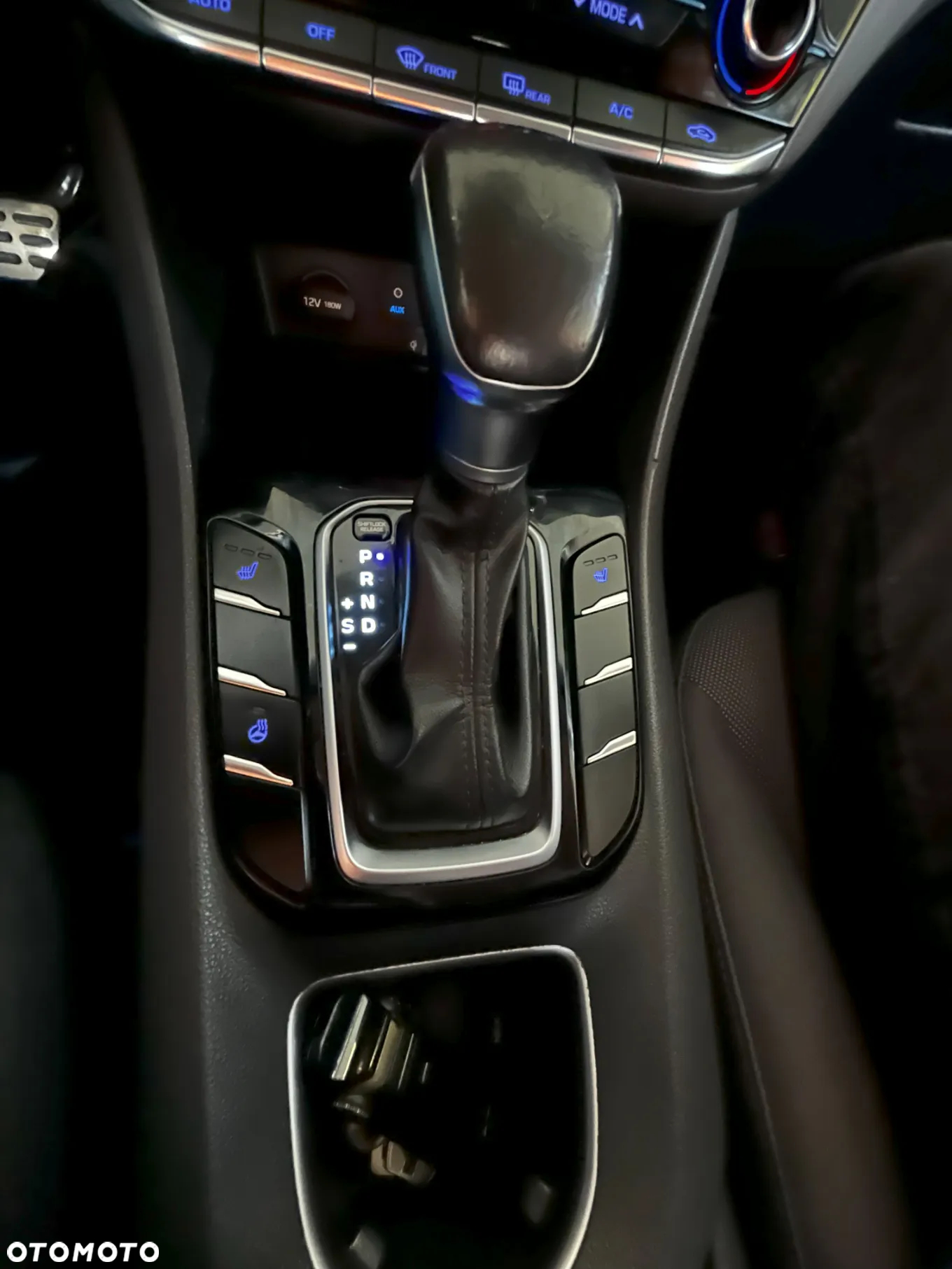 Hyundai IONIQ - 12
