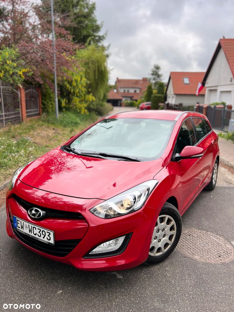 Hyundai i30 i30cw 1.4 Intro Edition - 1