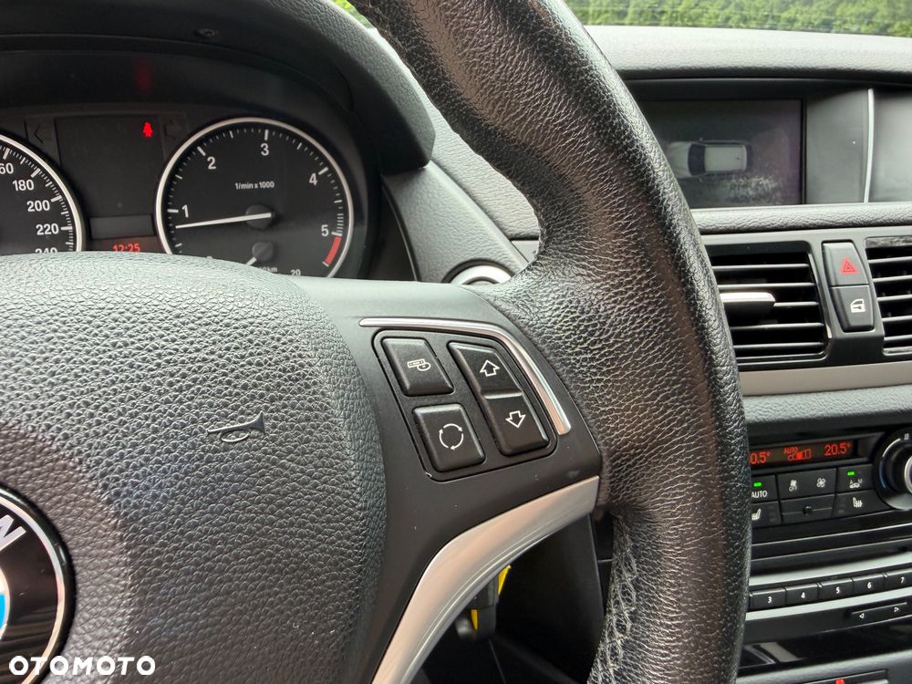 BMW X1 sDrive18d xLine - 24
