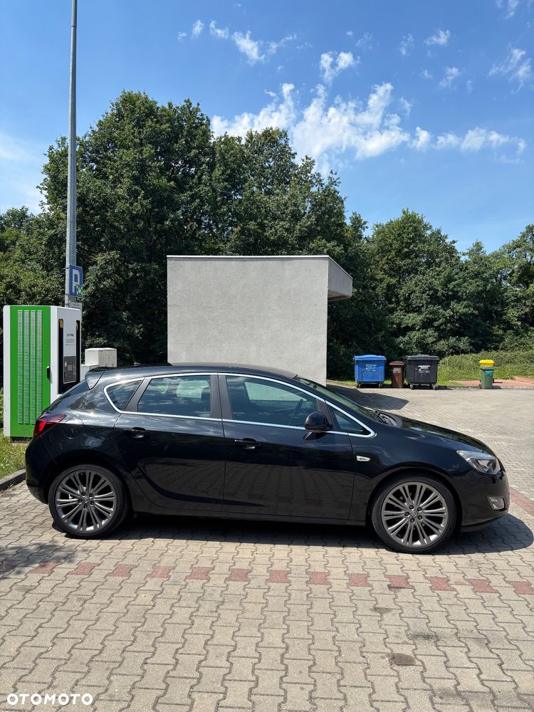 Opel Astra 1.6 Turbo - 4