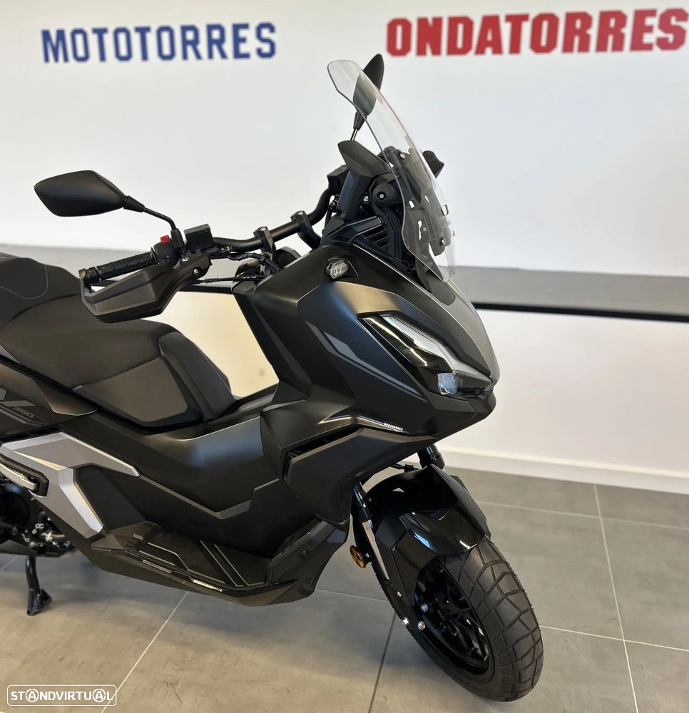 Honda ADV 350 SE - 3