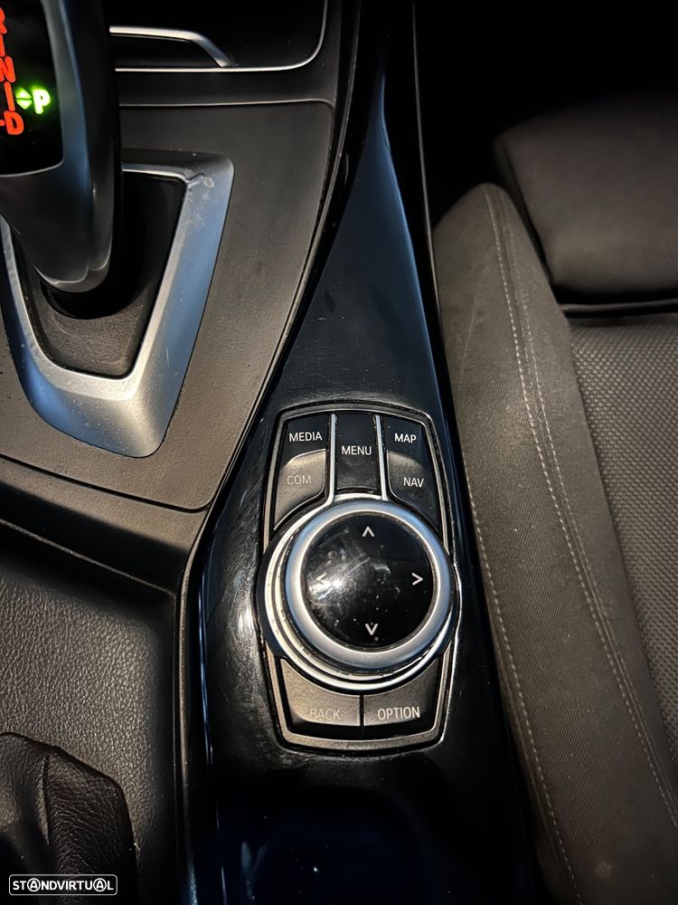 BMW 118 d Aut. Sport Line - 22