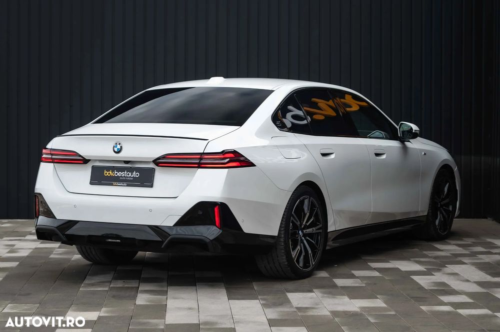 BMW Seria 5 520d xDrive AT MHEV - 40