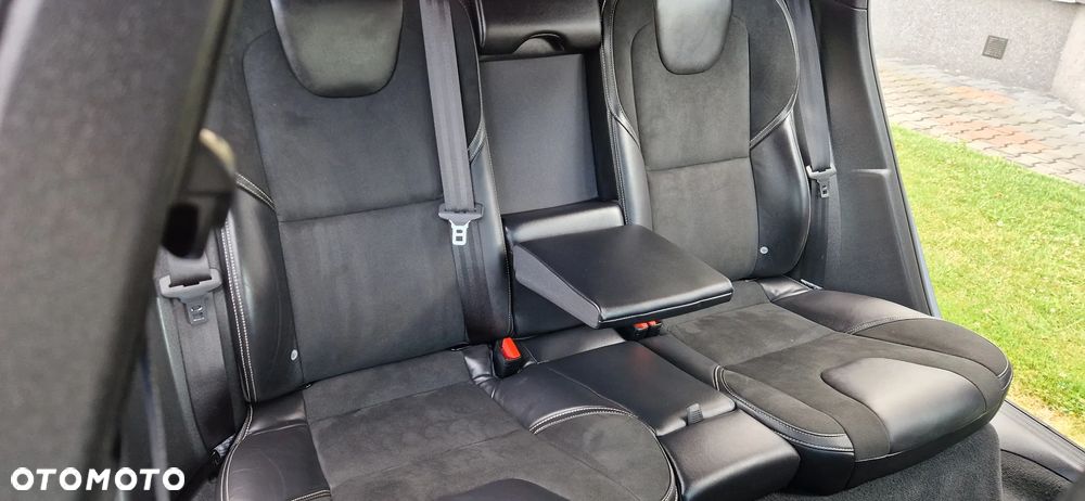 Volvo V40 D4 Geartronic RDesign - 35