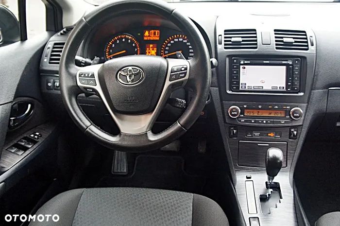 Toyota Avensis 2.0 Premium MS - 18