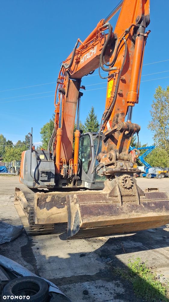 Hitachi 225 USLC - 3