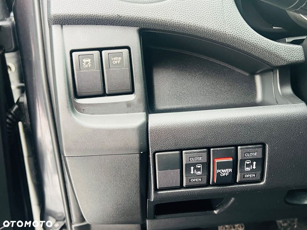 Mazda 5 2.0 Exclusive + - 21