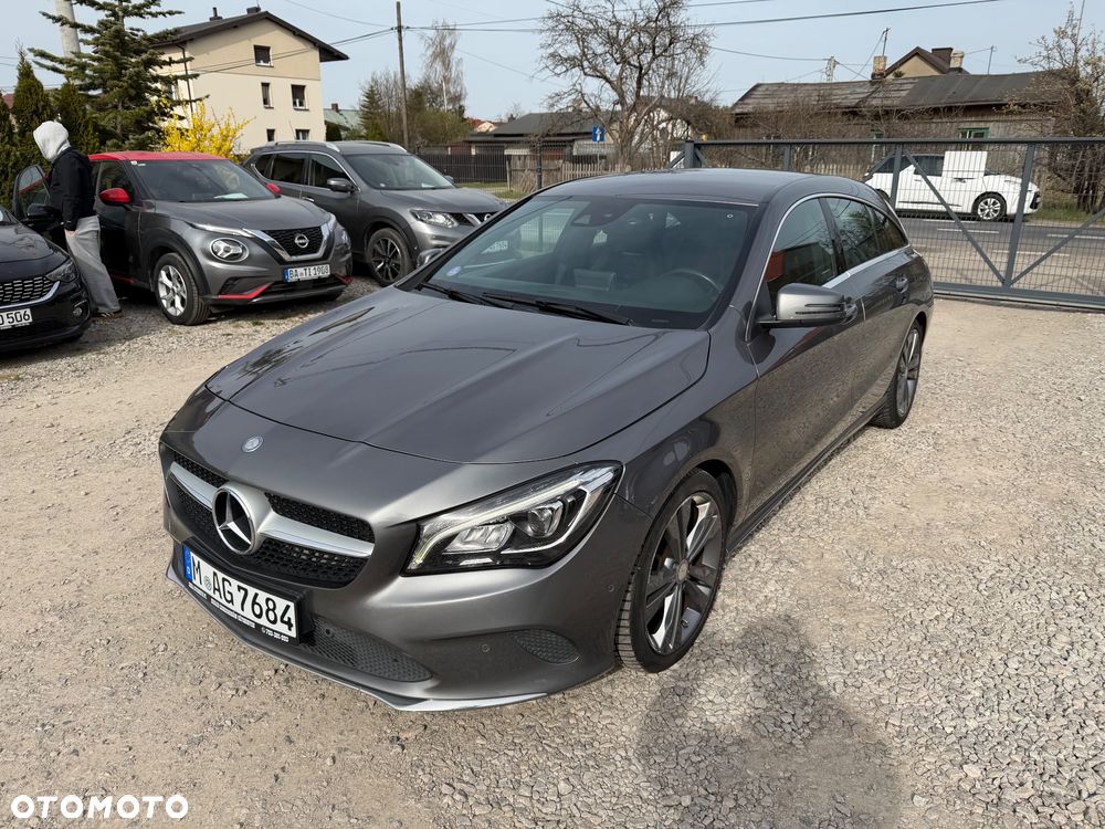 Mercedes-Benz CLA 180 Urban - 1