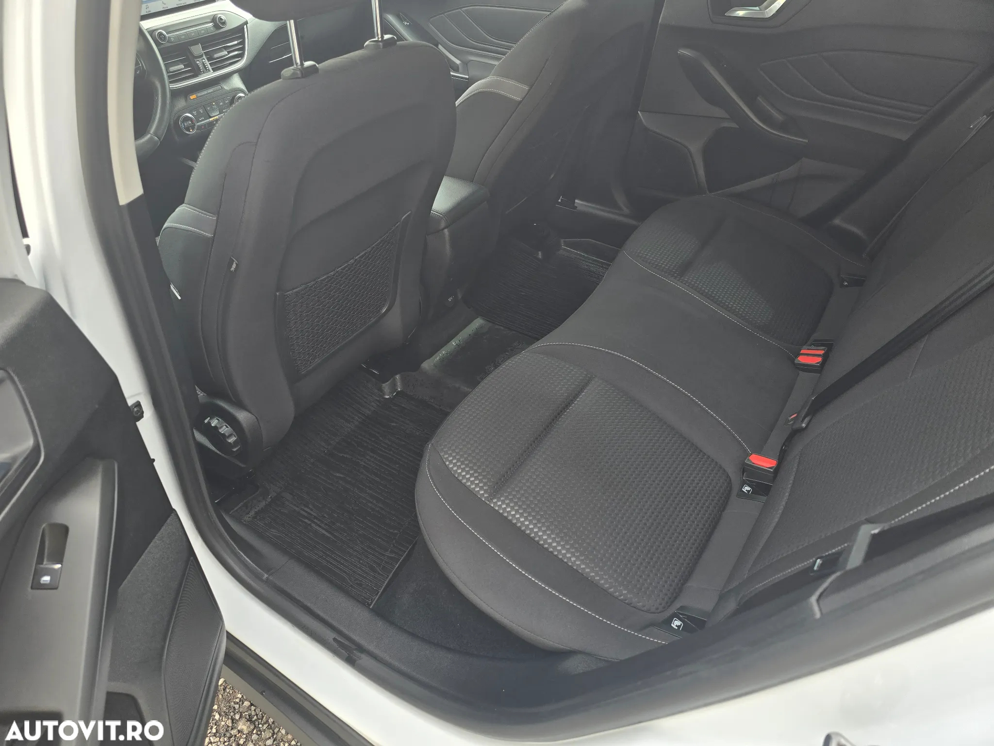 Ford Focus 1.5 EcoBlue Titanium - 9