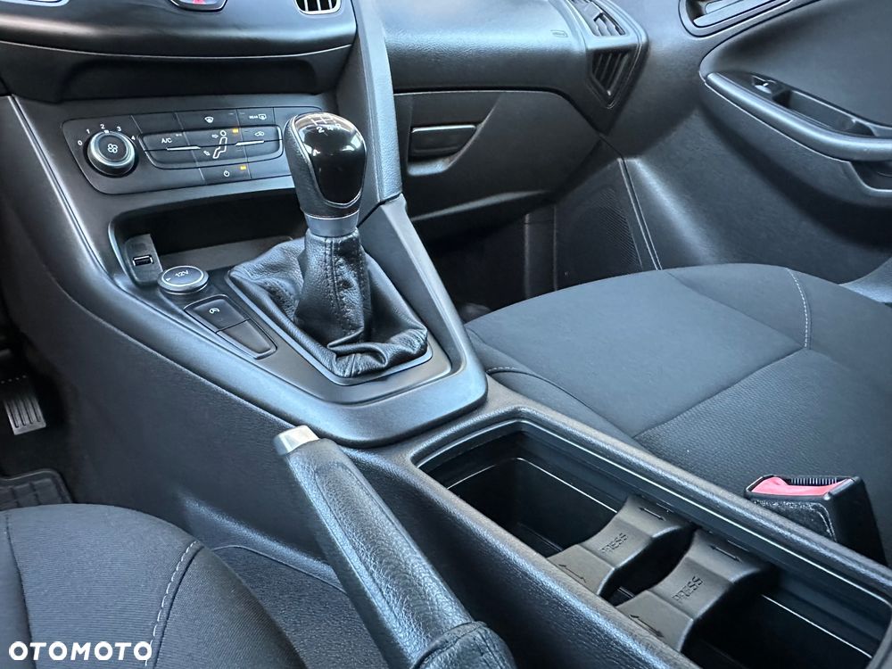 Ford Focus - 38