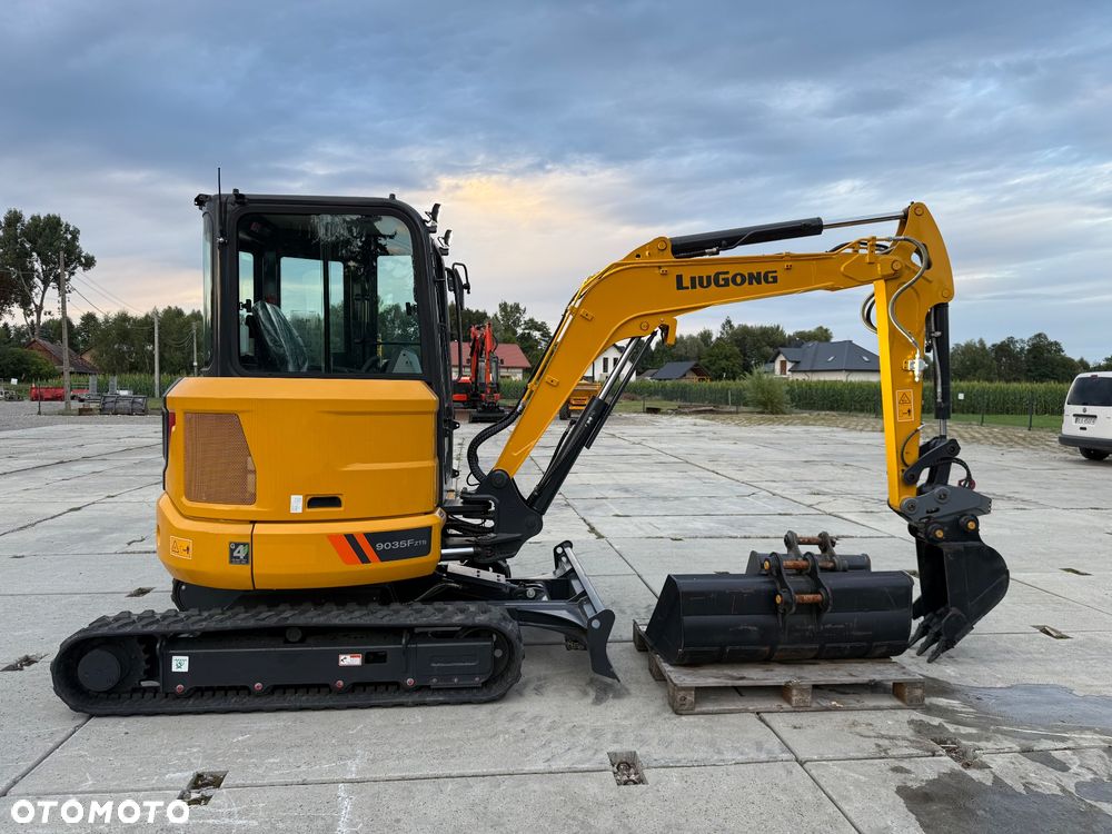 Liu Gong 9035F - 7