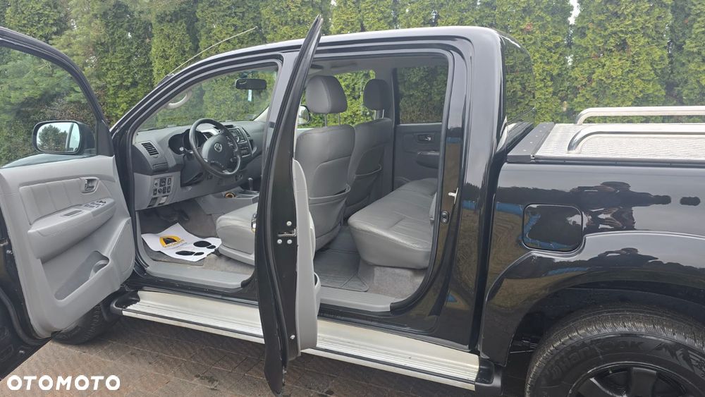 Toyota Hilux - 8