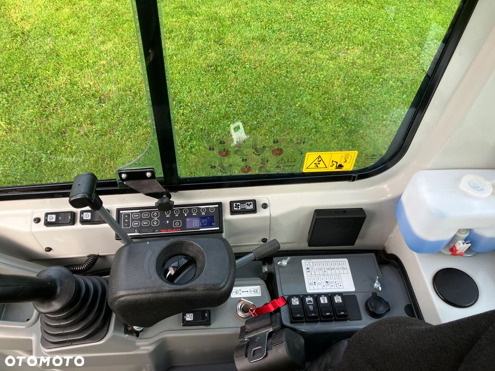 Takeuchi TB225 - 15