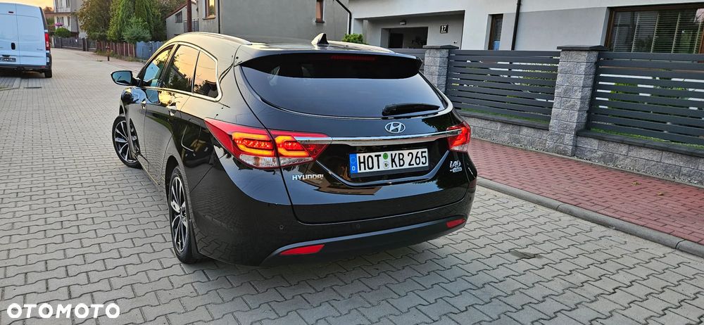 Hyundai i40 Kombi blue 1.6 CRDi Space Plus - 14