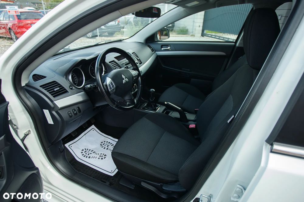 Mitsubishi Lancer 1.8 Clear Tec Intense - 32