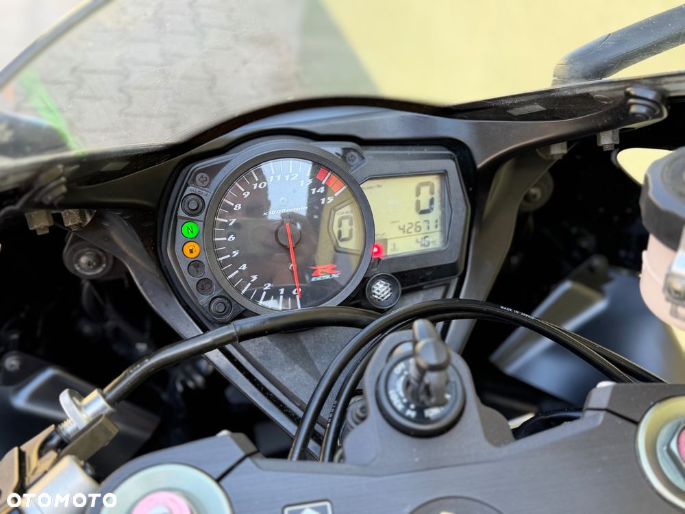 Suzuki GSX-R - 38