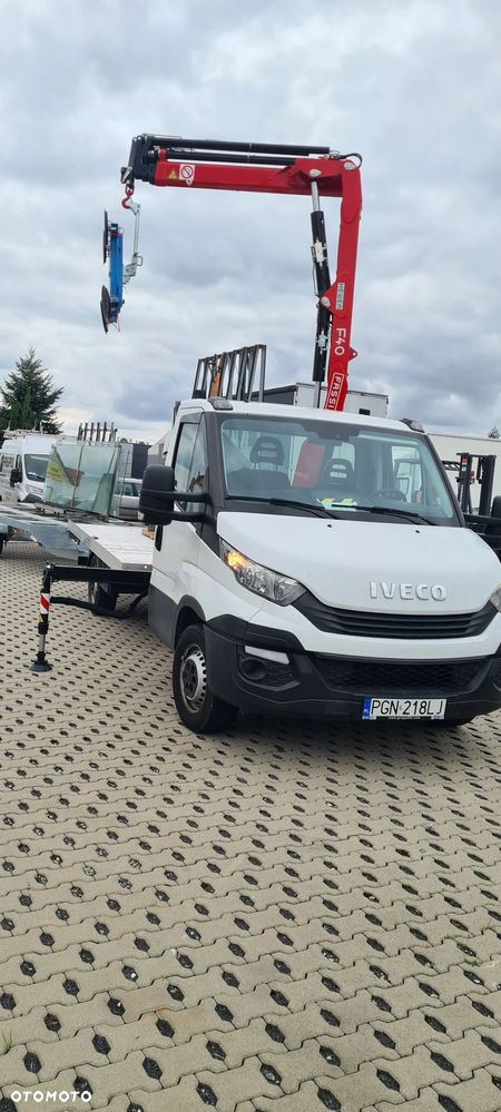Iveco 35S16 montaż szkła, okien, płyt kamienia. HDS 2020 - 13