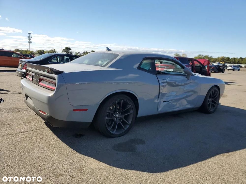 Dodge Challenger - 3