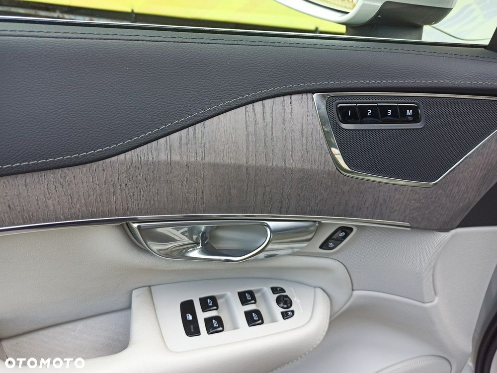 Volvo XC 90 - 18