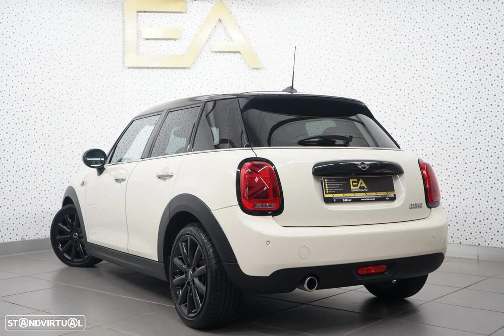MINI 5 Portas Cooper Auto - 4
