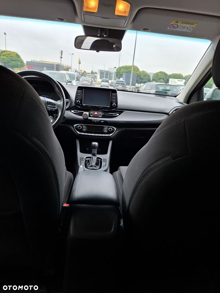 Hyundai i30 1.6 D Comfort DCT - 16