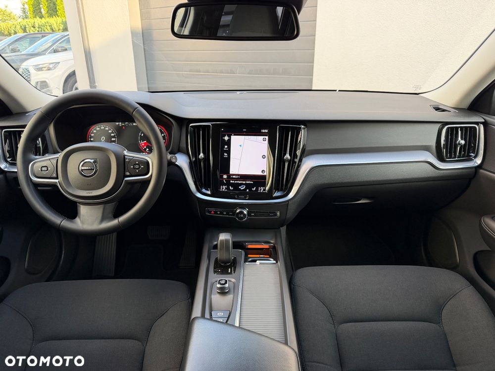 Volvo V60 B3 B DKG Momentum - 20