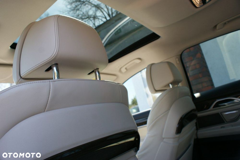 BMW Seria 7 - 17